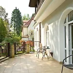Lessing Frühstückspension 3*
