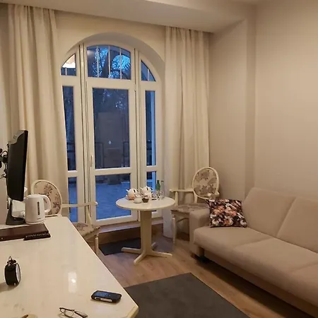 Lessing לינה וארוחת בוקר פולניסה-ז'דוז'