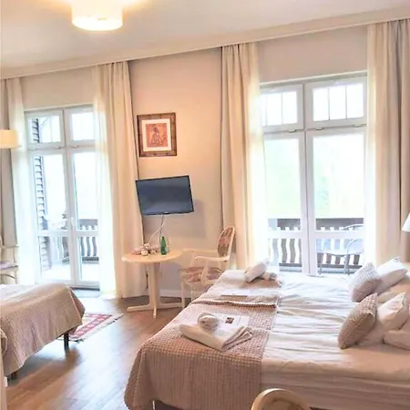 Lessing Alojamento de Acomodação e Pequeno-almoço Polanica-Zdrój