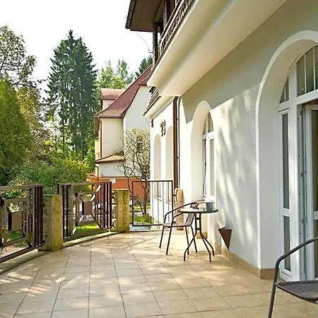 Bed & Breakfast Lessing Polanica-Zdrój
