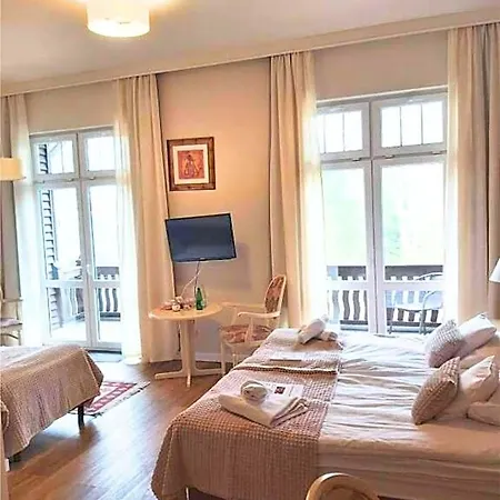 Lessing Bed & Breakfast 3*