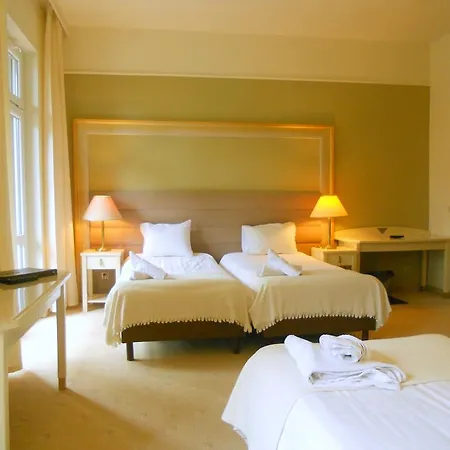 לינה וארוחת בוקר Lessing