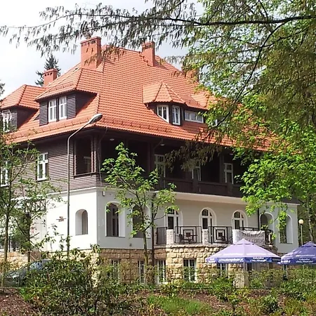 Alojamento de Acomodação e Pequeno-almoço Lessing Polanica-Zdrój