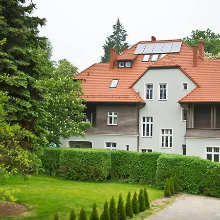 Alojamento de Acomodação e Pequeno-almoço Lessing Polanica-Zdrój