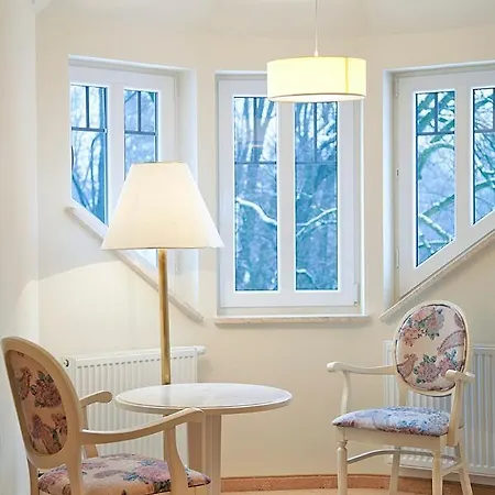 Lessing לינה וארוחת בוקר 3*