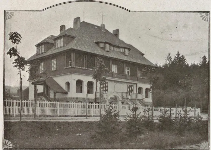 Lessing Frühstückspension 3*